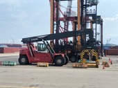 This newly purchased 45-ton container stacker is ready to be put into action