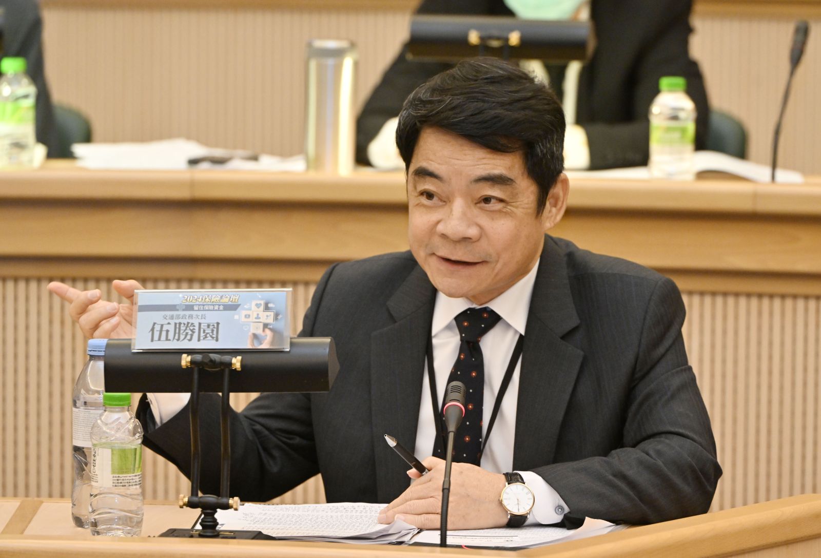 伍勝園政務次長